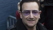 Xương tay Bono gãy nhiều đoạn sau tai nạn ngã xe đạp